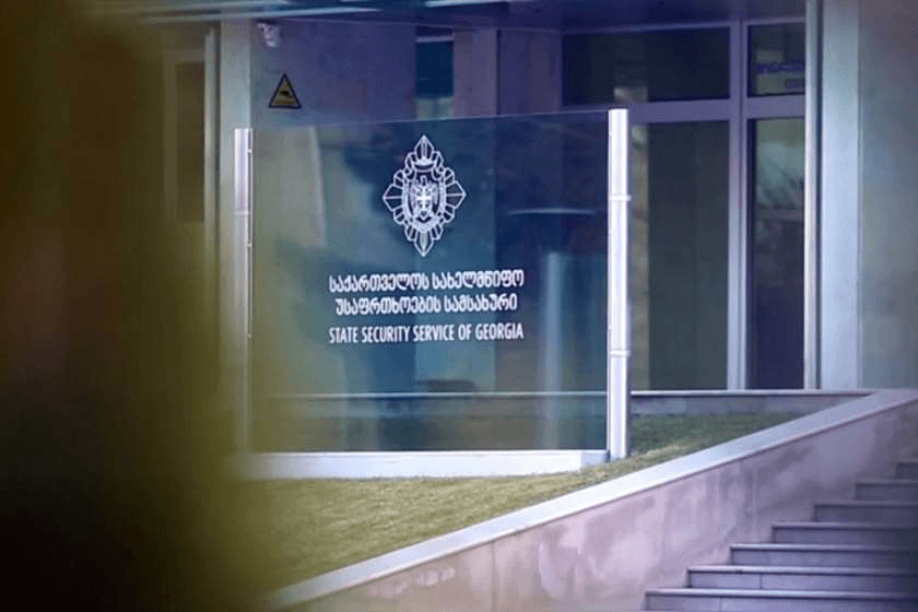 სუს-მა განსაკუთრებით დიდი ოდენობით ქრთამის აღების ფაქტზე დუშეთის, თიანეთის, მცხეთისა და ყაზბეგის მუნიციპალიტეტებში სახელმწიფო რწმუნებულის მოადგილე დააკავა