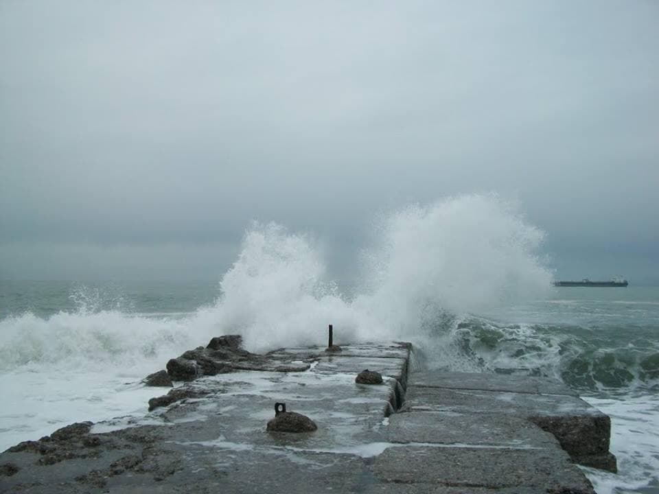 ფოთისა და ყულევის სანაპირო ზოლში 5-6-ბალიანი შტორმია
