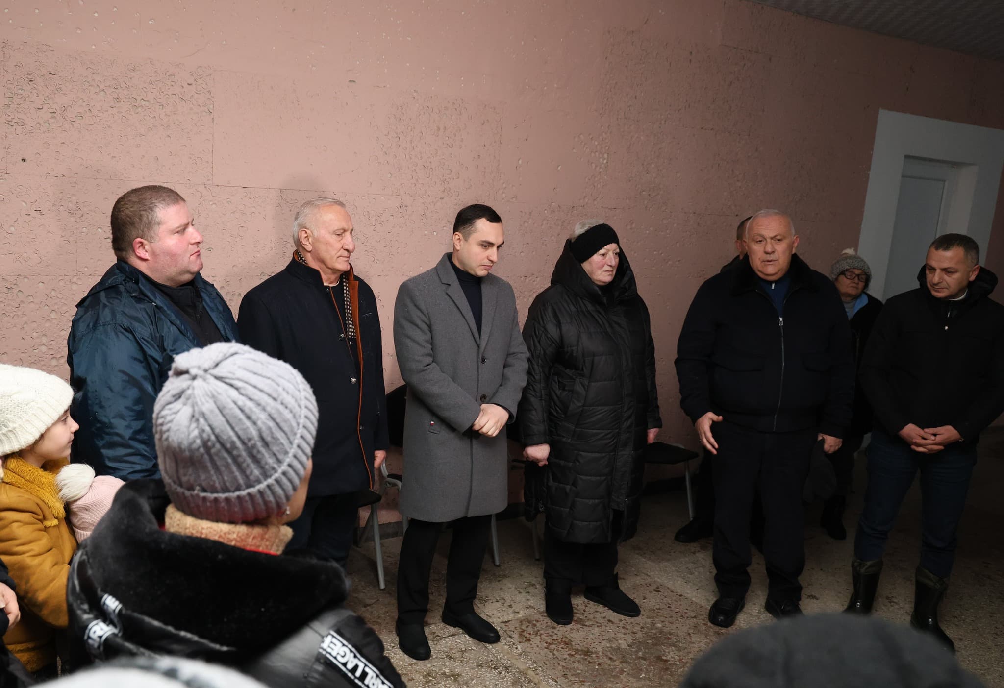 ფოცხოეწერში მცხოვრებ დევნილებს 500-ლარიანი ელექტროენერგიის ვაუჩერი გადაეცათ