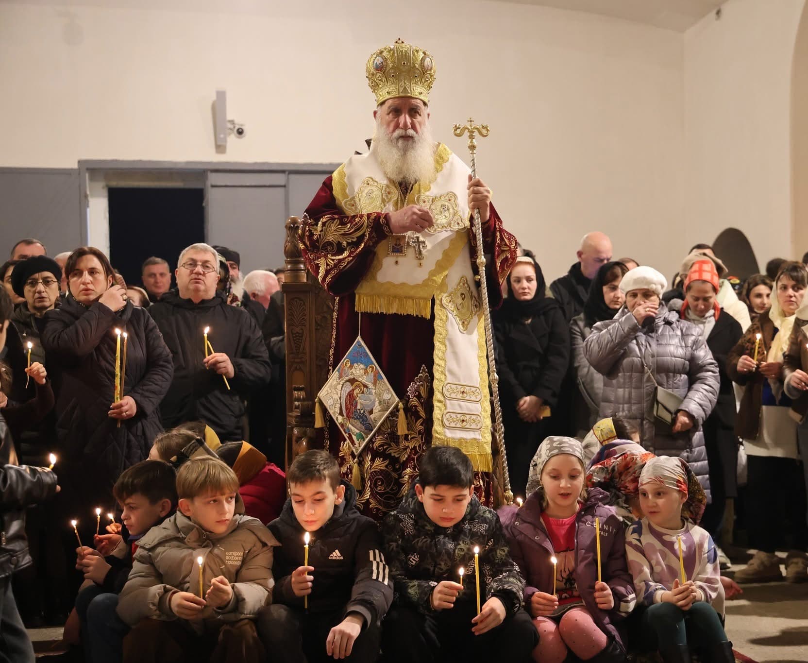 საშობაო ღვთისმსახურებას ზუგდიდში ხელისუფლების წარმომადგენლები დაესწრნენ - image 2