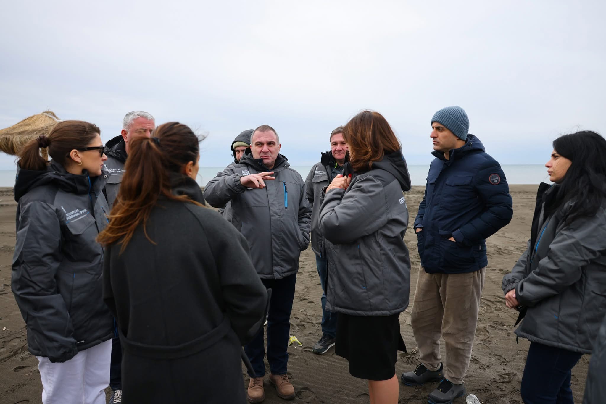 რევაზ სოხაძე და ADB-ის წარმომადგენლები სანაპირო განვითარების პროექტებს ადგილზე გაეცნენ - image 3