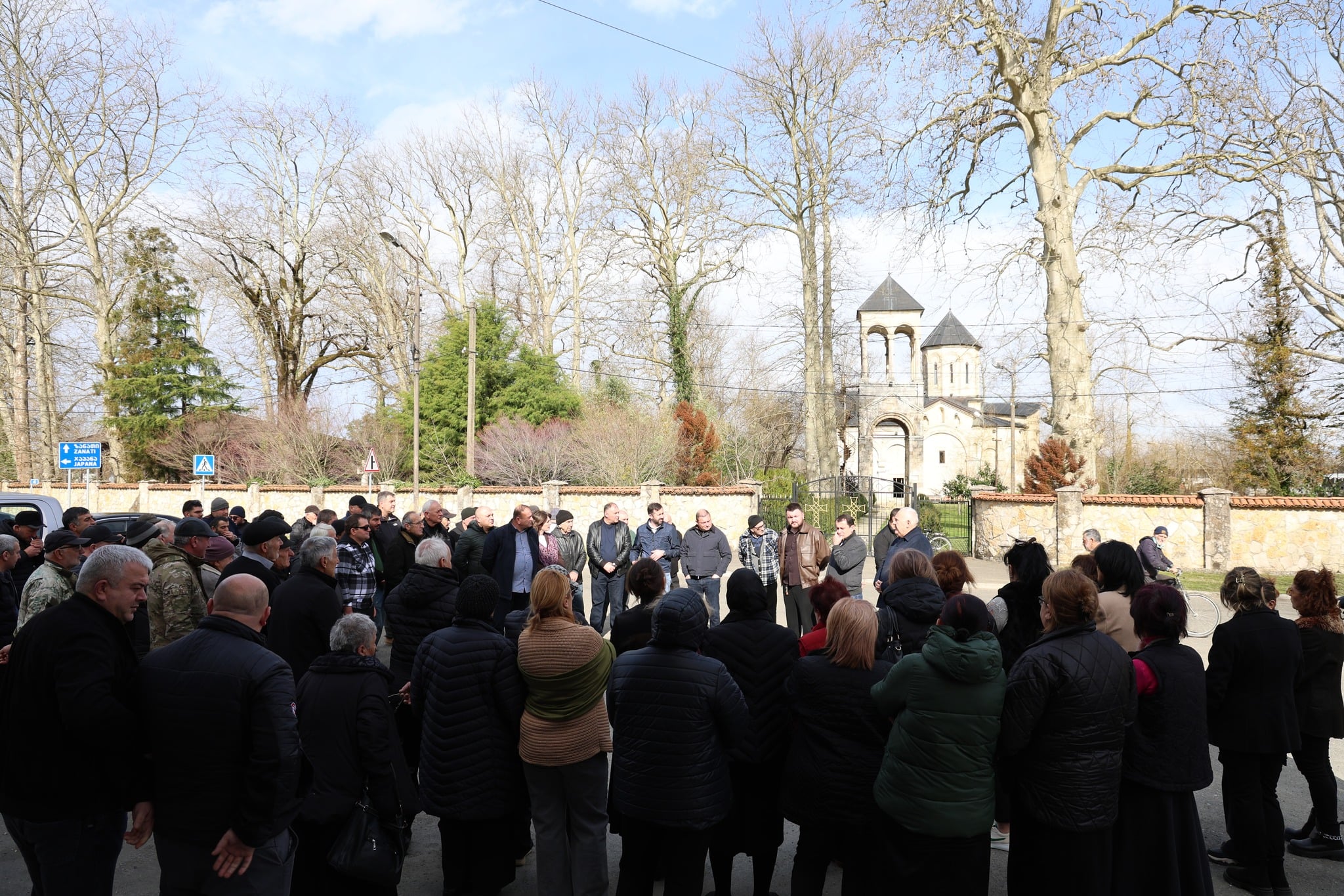 სახელმწიფო რწმუნებული სოფლის კრებებს სუჯუნასა და ვედიდკარში დაესწრო