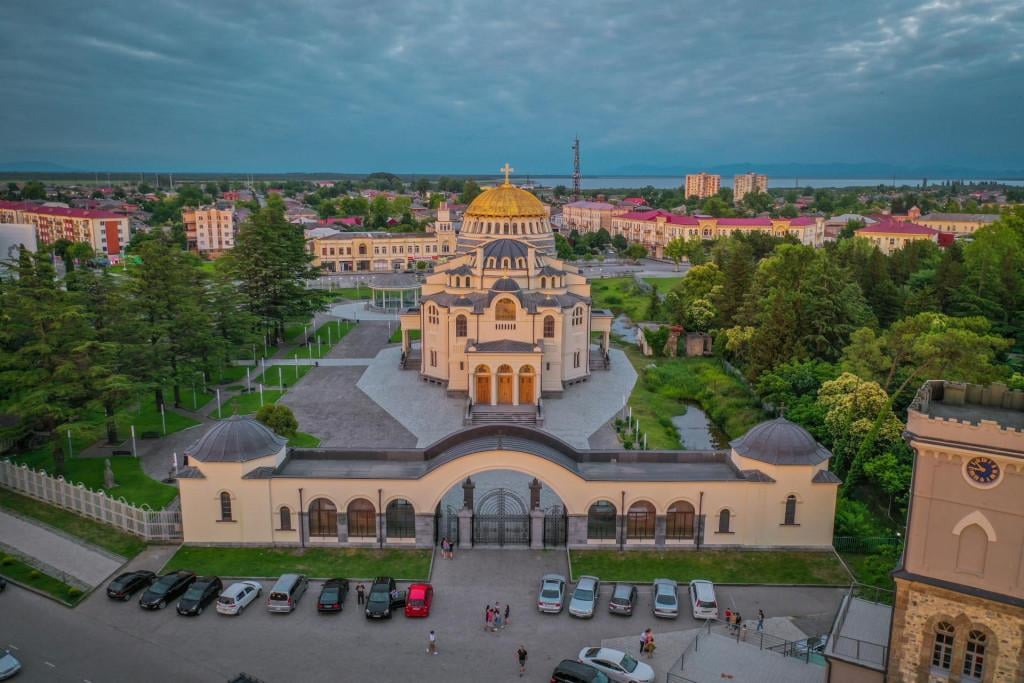 ფოთში ახალგაზრდული ინიციატივების მხარდაჭერის პროგრამა დაიწყო