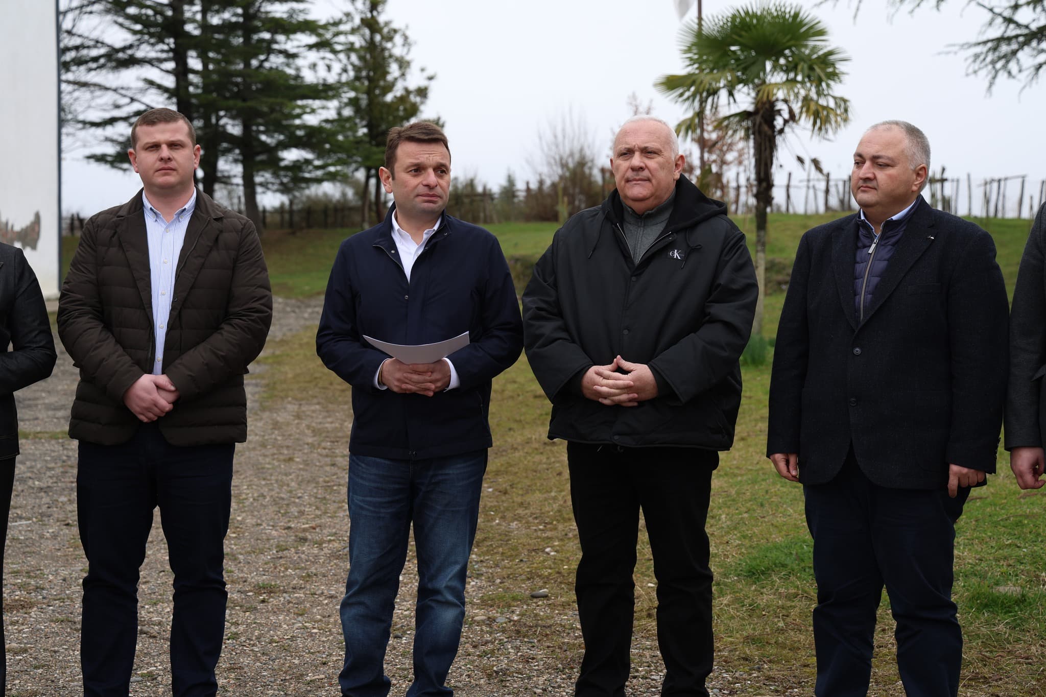 დავით ვერავა „სოფლის მხარდაჭერის პროგრამის“ ფარგლებში დასახლების საერთო კრებას სენაკის სოფელ ზანაში დაესწრო