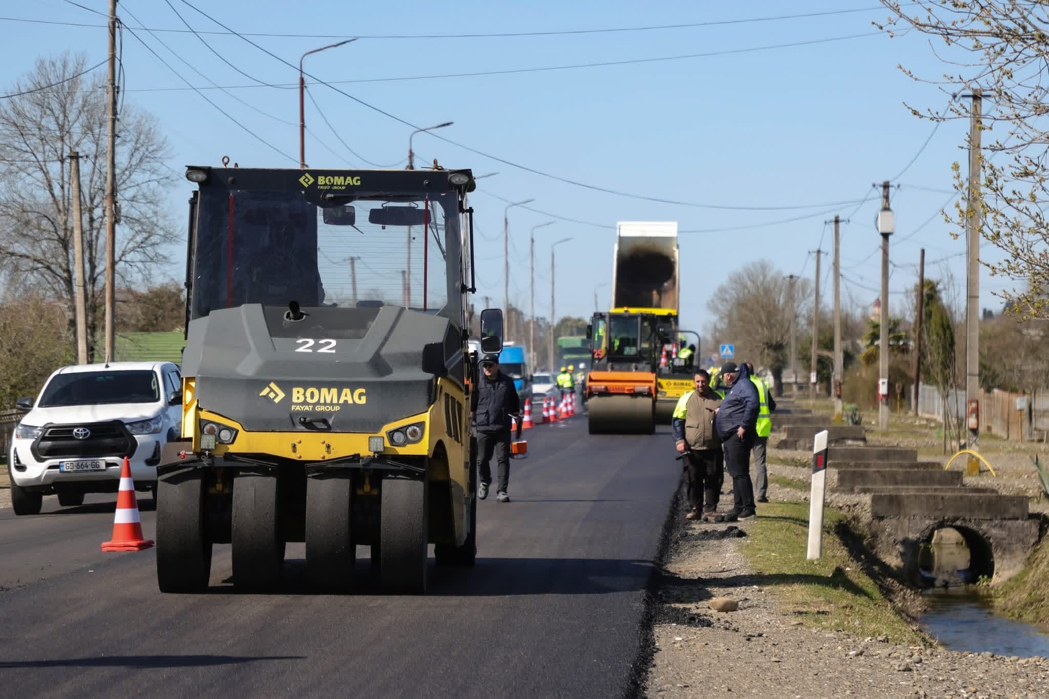 ხობში საერთაშორისო მნიშვნელობის გზის 6 კილომეტრიანი მონაკვეთი იგება - image 9