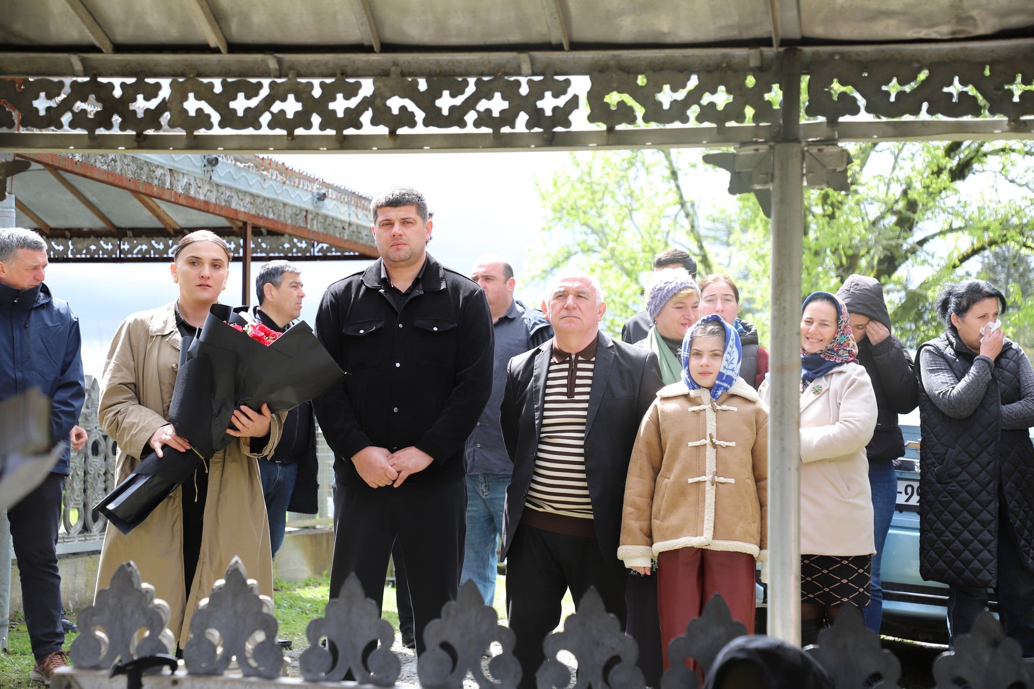 მარტვილის მერმა 9 აპრილს დაღუპული აზა ადამიას საფლავი გვირგვინით შეამკო