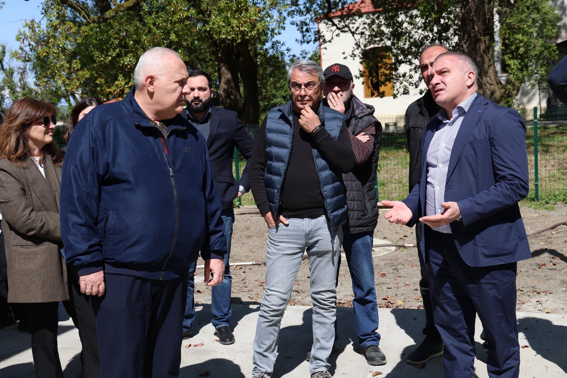 რევაზ სოხაძე და დავით ვერავა აბაშაში მიმდინარე სამუშაო პროცესს გაეცნენ - image 2