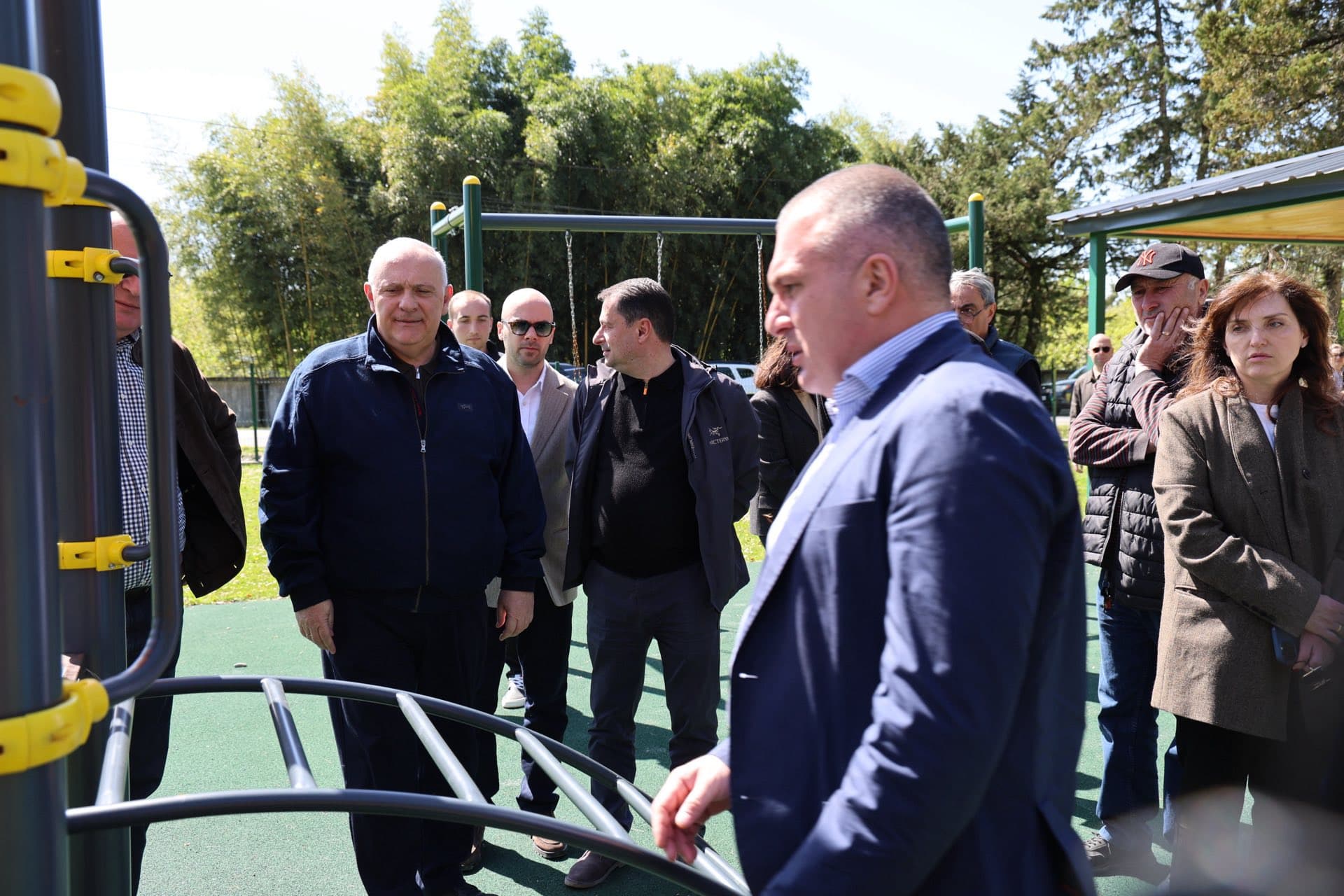 რევაზ სოხაძე და დავით ვერავა აბაშაში მიმდინარე სამუშაო პროცესს გაეცნენ - image 4