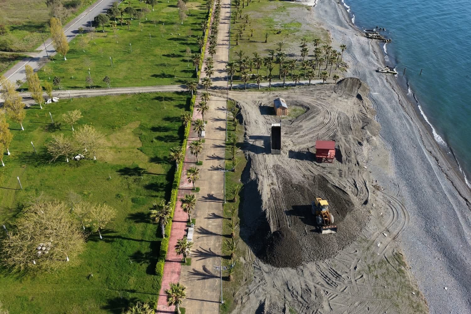 განმუხურის ეროზირებული სანაპირო ზოლის აღდგენის სამუშაოები აქტიურ ფაზაშია - image 3