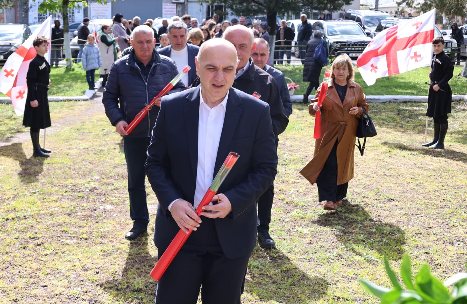 ხობის მერმა დავით ბუკიამ 9 აპრილს დაღუპულთა ხსოვნას პატივი მიაგო