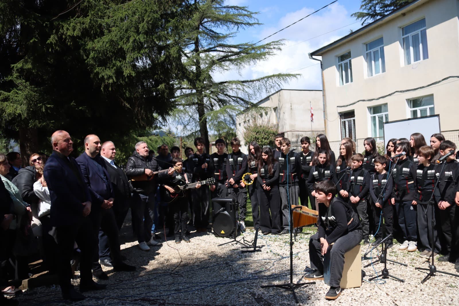 ჩხოროწყუში დედაენის დღე აღინიშნა