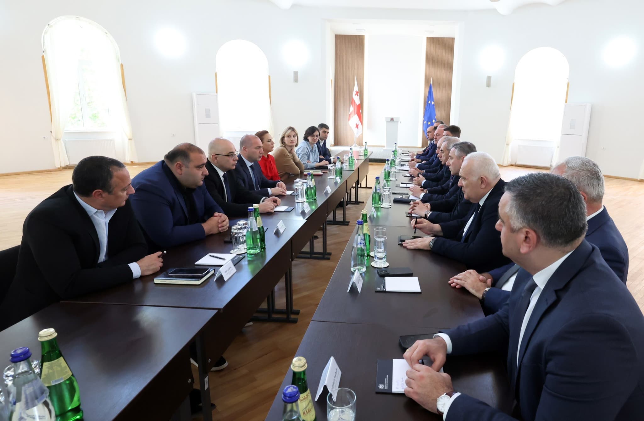 განათლების მინისტრი სახელმწიფო რწმუნებულებს შეხვდა