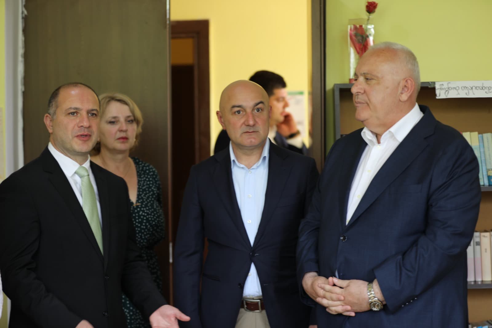 განათლების მინისტრი სოფელ ხუნწში სასკოლო კლუბ ,,გვირილების” წევრებს შეხვდა - image 4