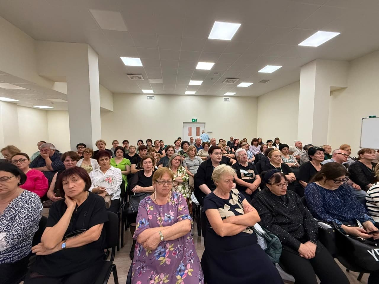 სამედიცინო ჰოლდინგის ორგანიზებით, რუხის რესპუბლიკურ საავადმყოფოში რეგიონის ექიმებისთვის პრაქტიკული კონფერენცია ჩატარდა - image 4