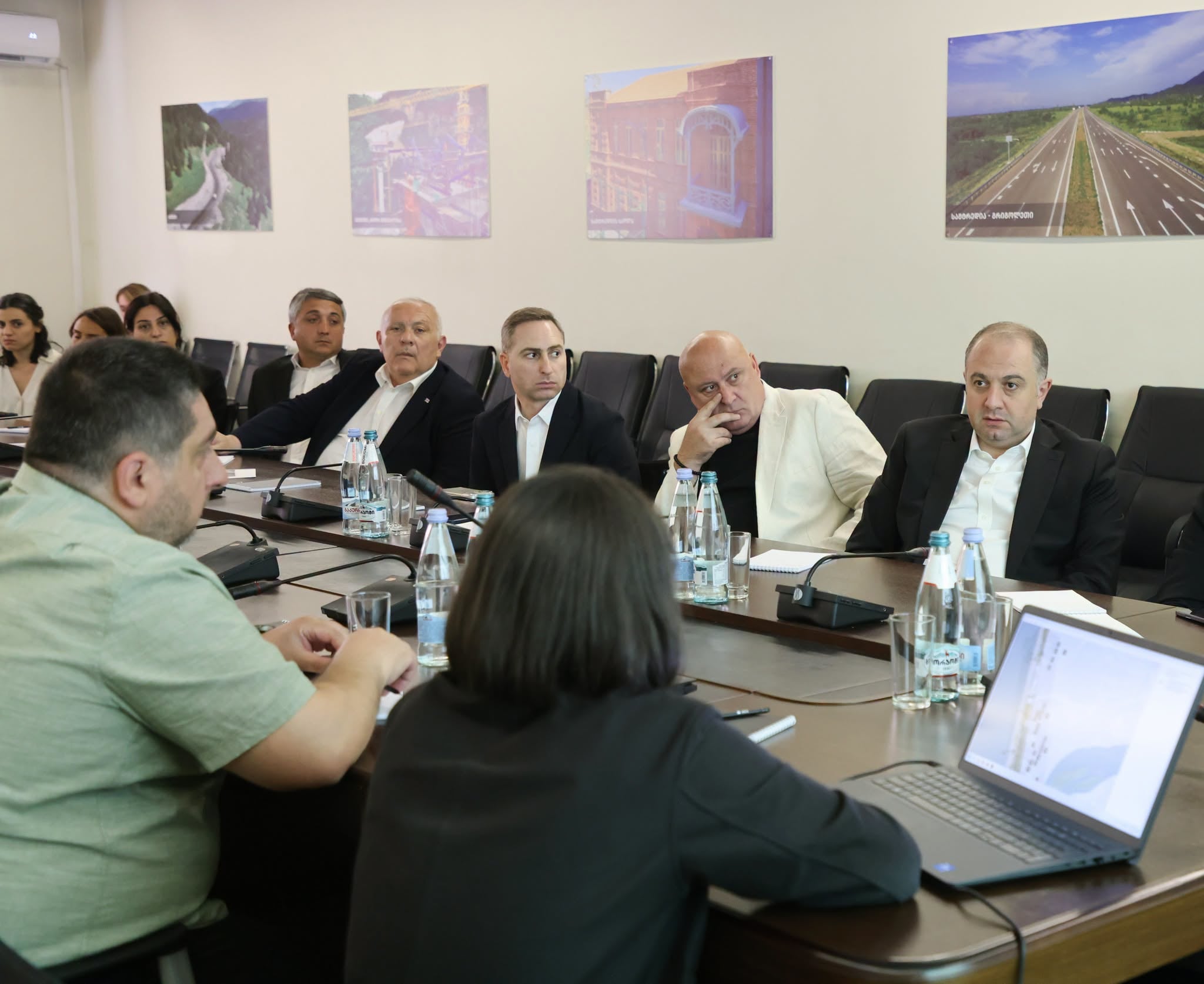 ინფრასტრუქტურის სამინისტროში განმუხურის სანაპირო ზოლის განვითარების არქიტექტურული პროექტის შუალედური შედეგები განიხილეს