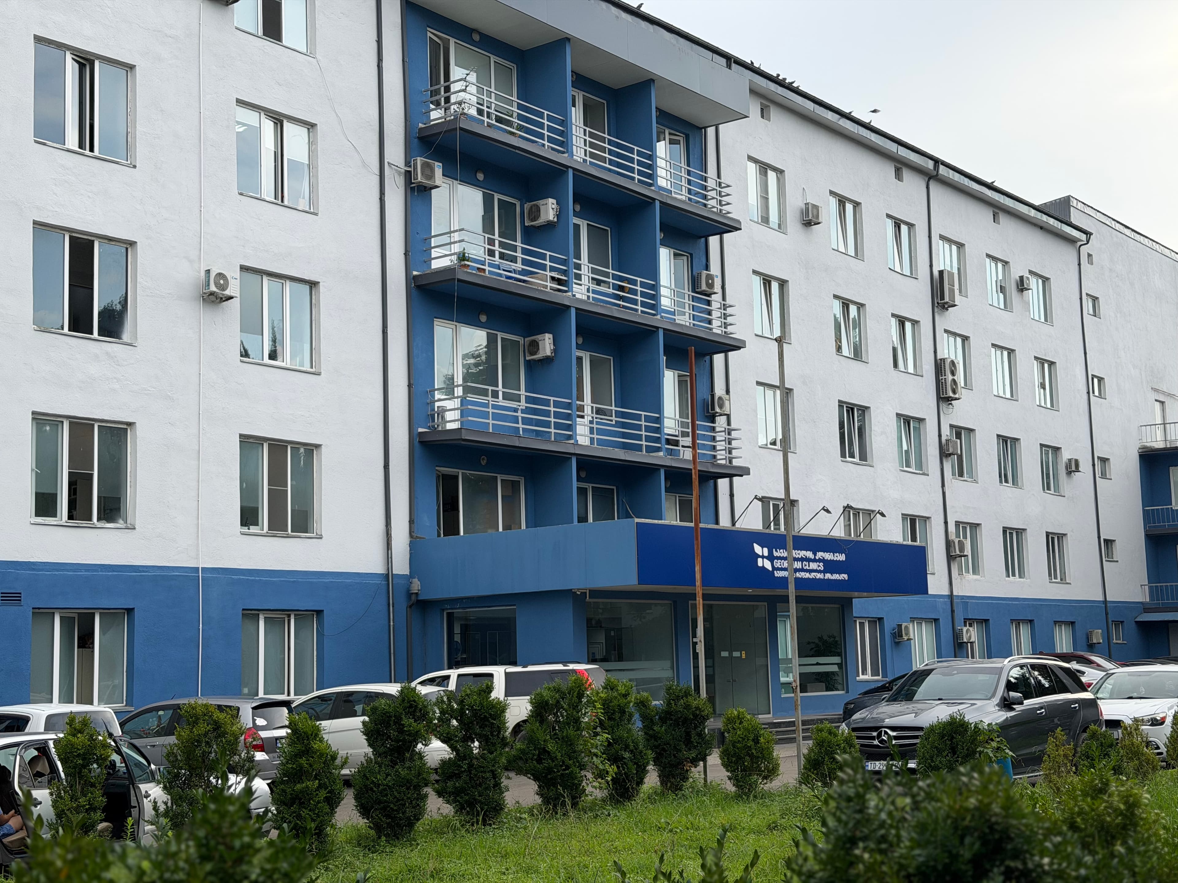 ზუგდიდში გაზგასამართ პუნქტთან მომხდარი აფეთქების შედეგად დაშავებულები სახელმწიფო რწმუნებულმა და ზუგდიდის მერმა მოინახულეს