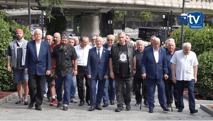 აფხაზეთის ომის დაწყებიდან 14 წლი გავიდა I მეომართა კავშირის წევრებმა გმირთა მემორიალთან ომში დაღუპულებს პატივი მიაგეს