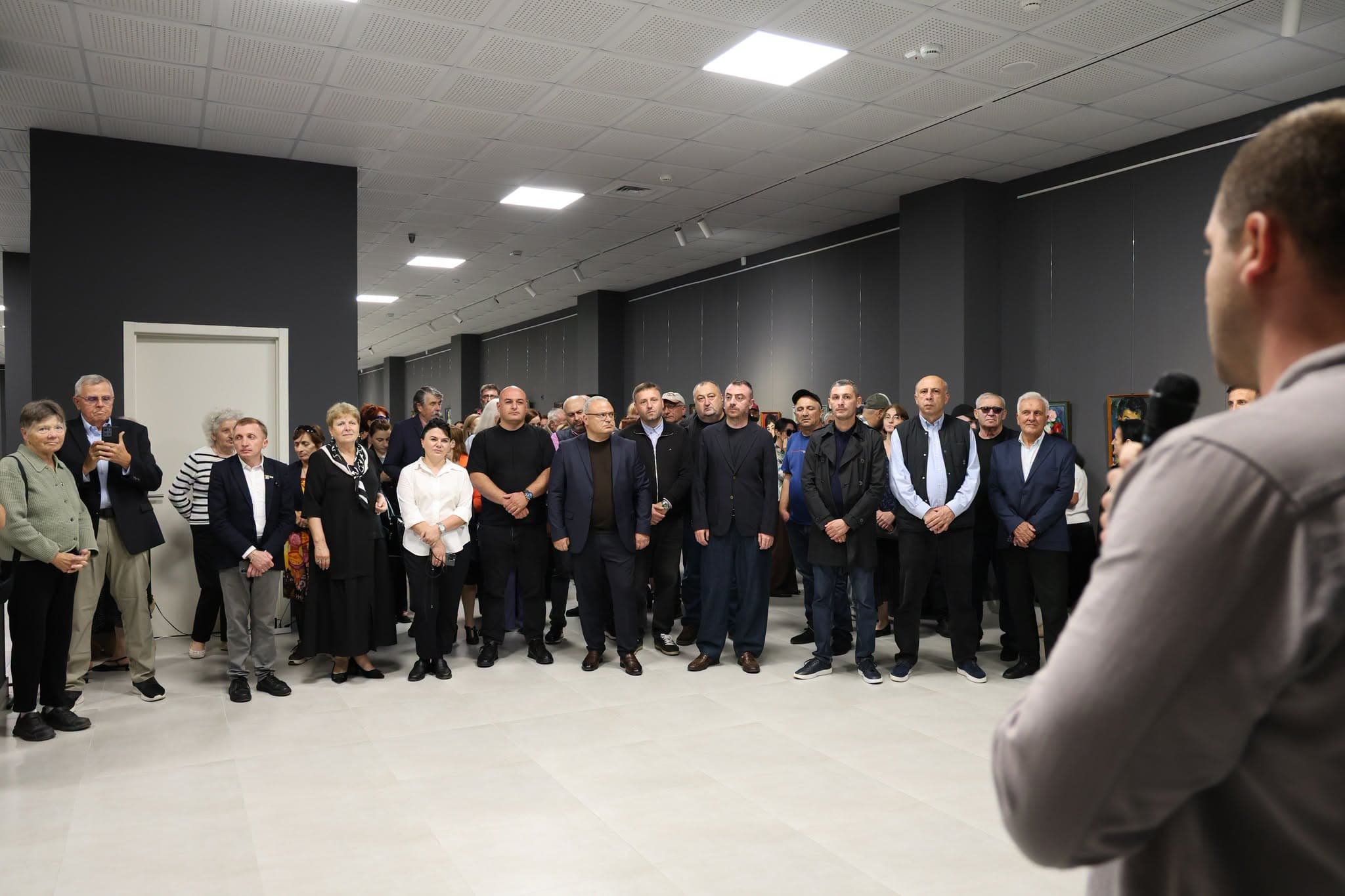ზუგდიდში ცნობილი ფერმწერის ზაირა ბეჭვაიას პერსონალური გამოფენა გაიხსნა - image 5