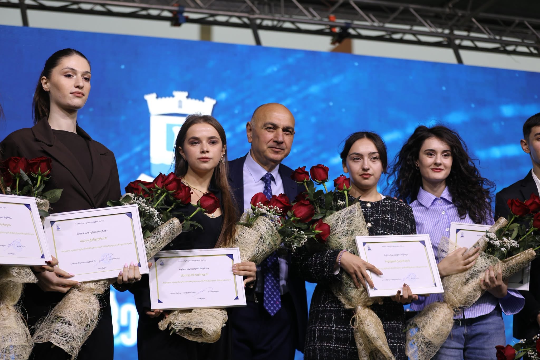ხობში სახალხო დღესასწაულზე ქალაქის საპატიო მოქალაქეები დააჯილდოვეს