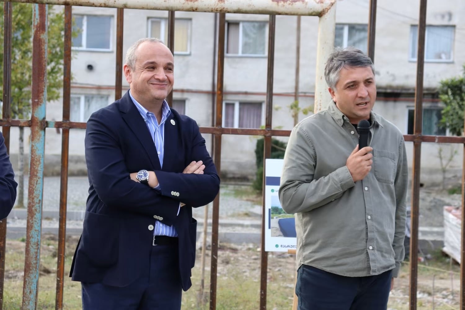 გაწეული საქმიანობის ანგარიში მერმა და საკრებულოს მაჟორიტარებმა სოფელ ოქტომბერში წარადგინეს